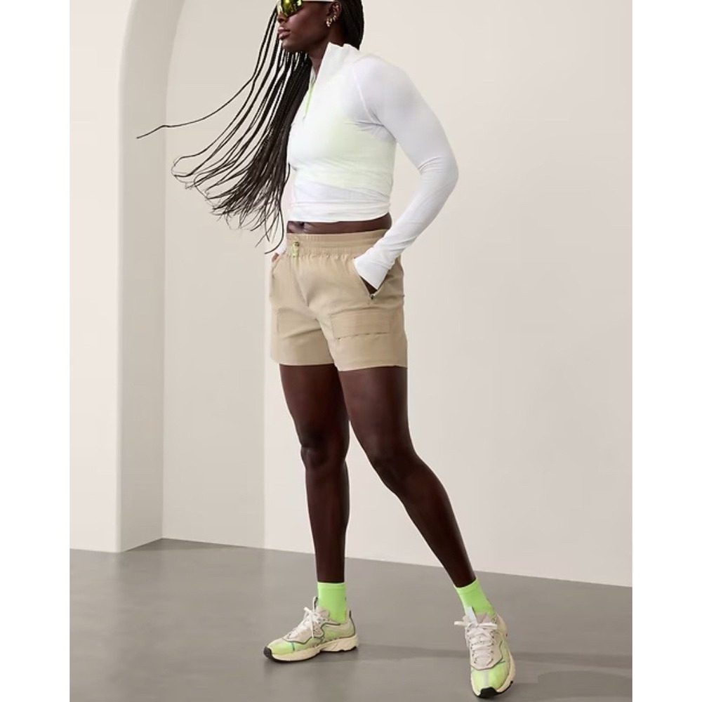 Athleta NWT Cascade Cargo Poplin Short Medium Oak